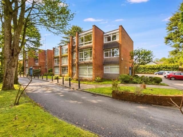 The Avenue, Sale 1 bed apartment to rent £975 pcm £225 pw