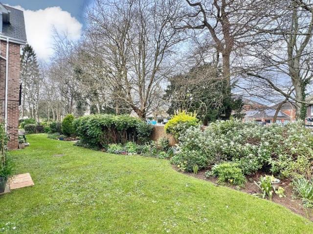 The Avenue, Taunton TA1, 2 bed flat to rent, £1,150 pcm | PrimeLocation