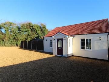 The Avenue, Thetford IP26 4 bed detached bungalow to rent £2,350 pcm £542 pw