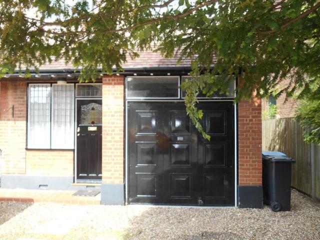 The Avenue, Watford WD17, Studio to rent, £1,250 pcm | PrimeLocation