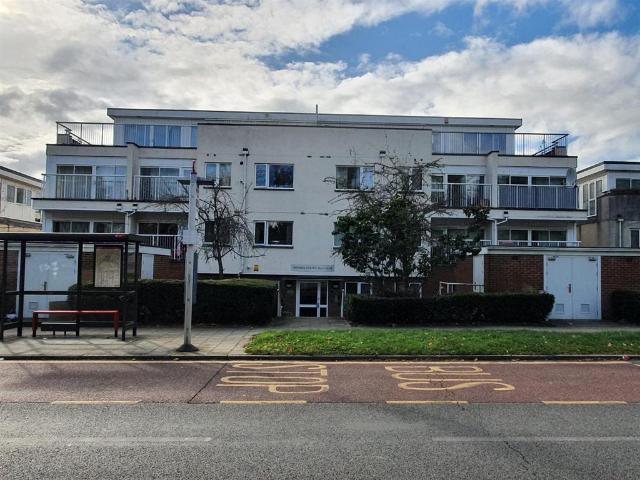 The Avenue, Wembley 1 bed in a house share to rent £875 pcm £202 pw