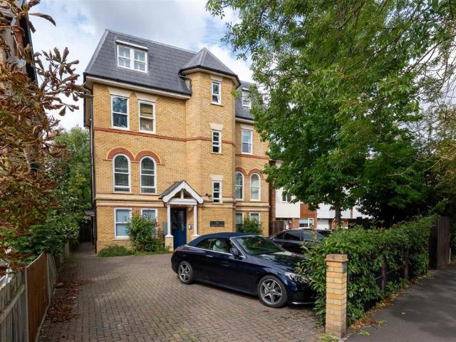 The Avenue, Worcester Park 1 bed flat to rent £1,150 pcm £265 pw