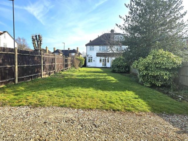 The Avenue 3 bed semi detached house to rent £2,600 pcm £600 pw