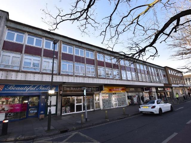 The Boulevard, Crawley RH10, 1 bed flat to rent, £1,200 pcm | PrimeLocation