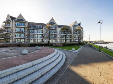 The Boulevard, Ingress Park. 2 bed apartment to rent £1,800 pcm £415 pw