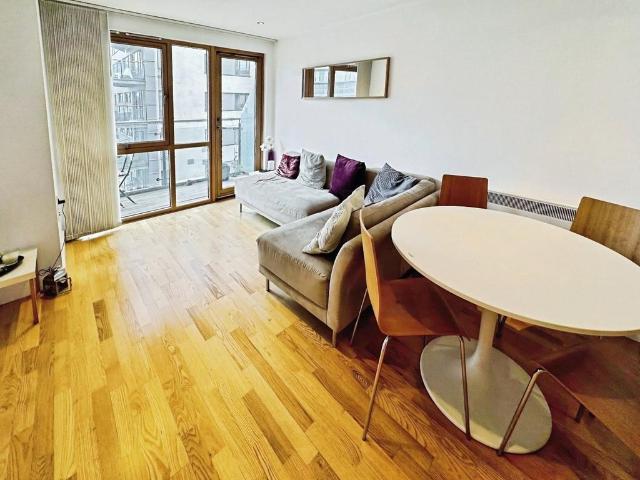 The Boulevard, Leeds, West Yorkshire. 2 bed flat to rent £1,225 pcm £283 pw