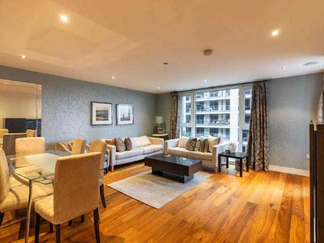 The Boulevard, London, SW6 2HW, United Kingdom | 3 bed apartment for rent #119948825 | Rentberry