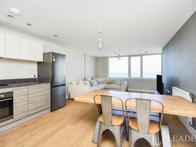 The Boardwalk, Brighton Marina. 2 bed flat to rent £1,900 pcm £438 pw