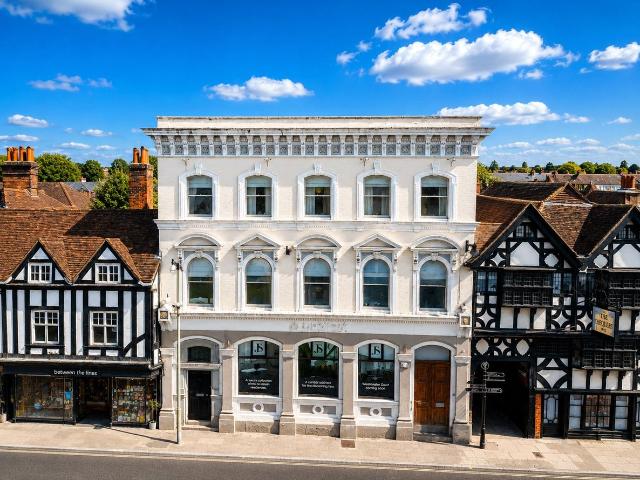 The Borough, Farnham, Surrey. GU9, 2 bed flat to rent, £2,100 pcm | PrimeLocation