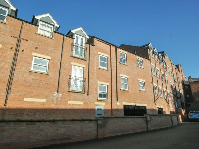 The Bank, Wellington 1 bed flat to rent £675 pcm £156 pw