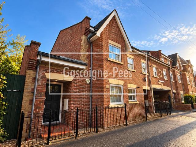 The Bars, GUILDFORD, GU1 2 bed flat to rent £2,000 pcm £462 pw