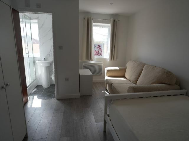 The Barracks, Leicester LE9, 2 bed shared accommodation to rent, £1,000 pcm | PrimeLocation