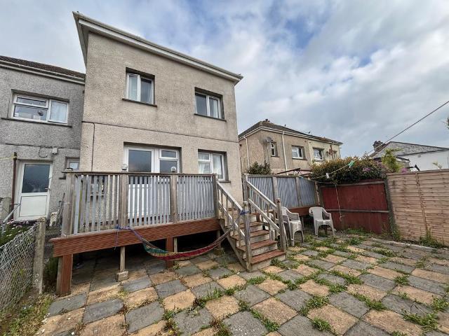The Beacon, Falmouth, TR11 4 bed semi detached house to rent £2,100 pcm £485 pw