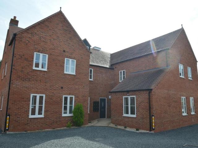 The Beacons, Pickersleigh Avenue. 2 bed apartment to rent £950 pcm £219 pw