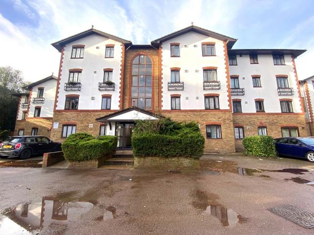 The Beeches, 200 Lampton Road TW3, 1 bed flat to rent, £1,450 pcm | PrimeLocation