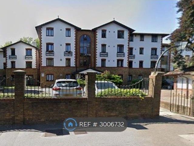 The Beeches, Hounslow TW3, 1 bed flat to rent, £1,375 pcm | PrimeLocation