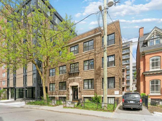 The Benmore | 325 Cooper Apartments 1 Bedroom Apartment for Rent at 325 Cooper St, Ottawa, ON K2P 0G5 Centretown