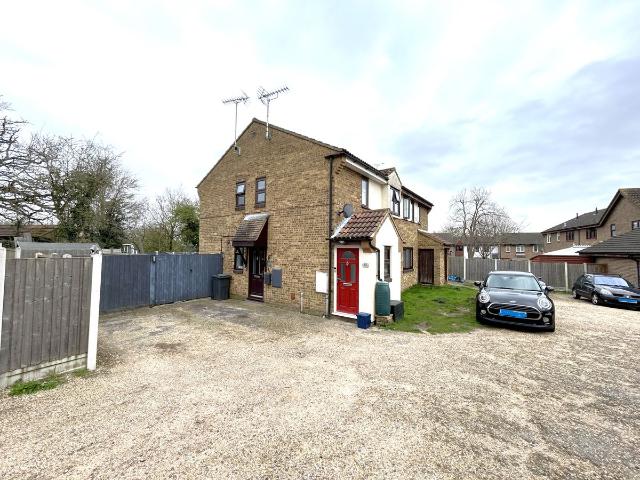 The Bentleys, Eastwood SS2, 1 bed flat to rent, £1,250 pcm | PrimeLocation