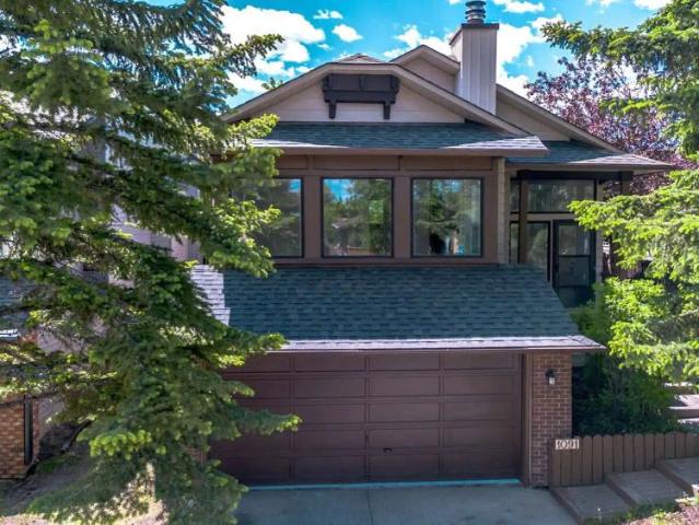 The Berkley in Beddington Heights — 3 Bedrooms+ Den House
