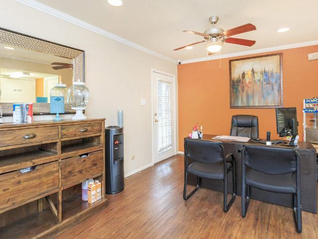 The Berkshire 2 Bedroom Apartment for Rent at 8600 Theta St, Houston, TX 77034 Edgebrook