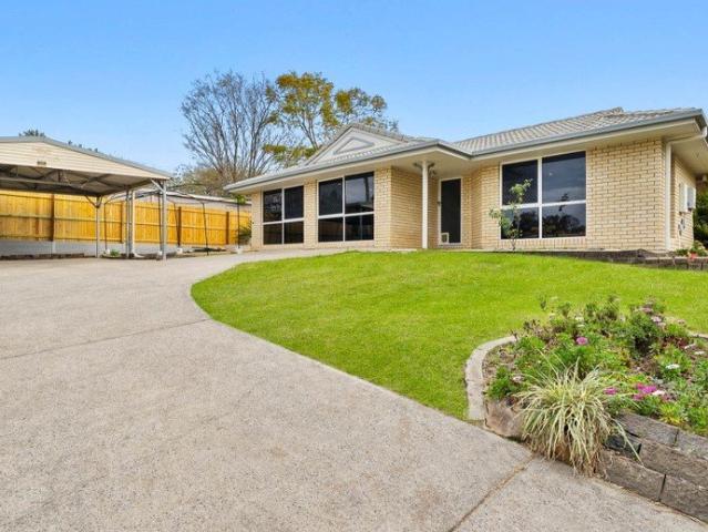 The Best 4 Bed 2 Bath, Ducted Air + Spa