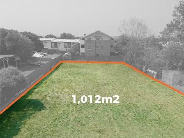 THE BEST TOWNHOUSE SITE IN SOUGHT AFTER BOOVAL Massive Price Reduction Offers over $780,000