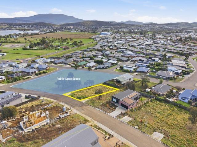 The Best Block in Oakdowns | Enjoy uninterrupted views