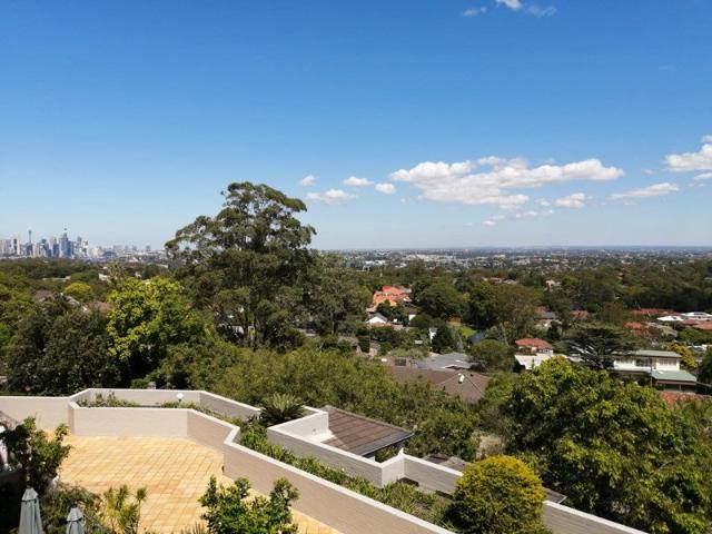 THE BEST CITY SKYLINE VIEW IN THE AREA NEAR TO NEW PAINT AND NEW TIMBER FLOORING