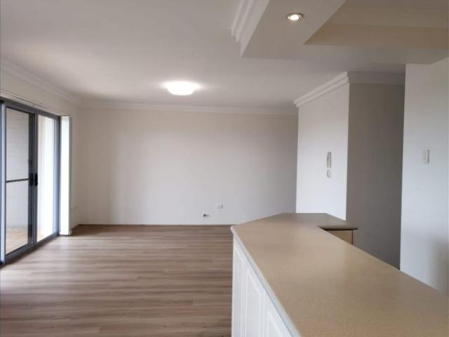 THE BEST CITY SKYLINE VIEW IN THE AREA NEAR TO NEW PAINT AND NEW TIMBER FLOORING