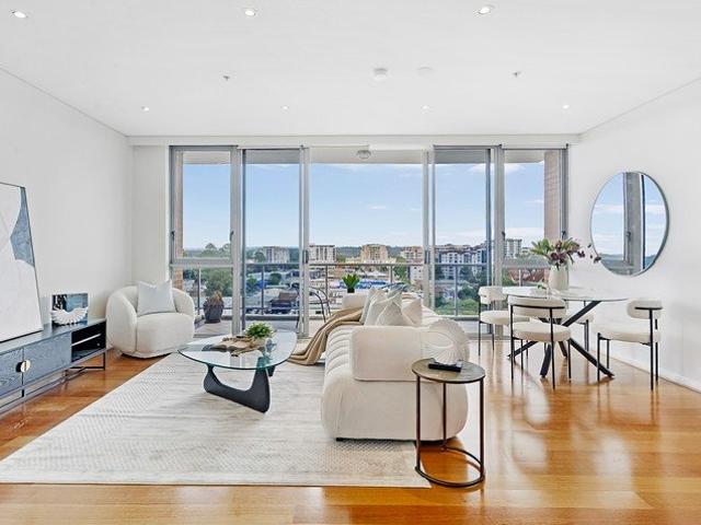 Penthouse Living in the Heart of Waitara Best of the Best