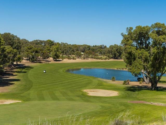 THE BEST OF BOTH WORLDS GOLF & COASTAL LIVING