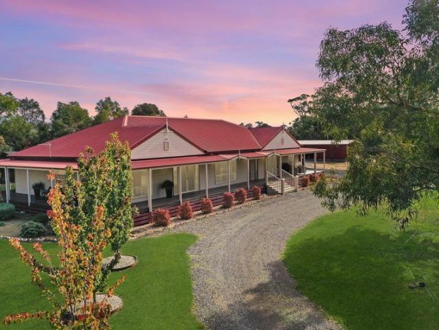 The Best Of Both Worlds On 13 Acres