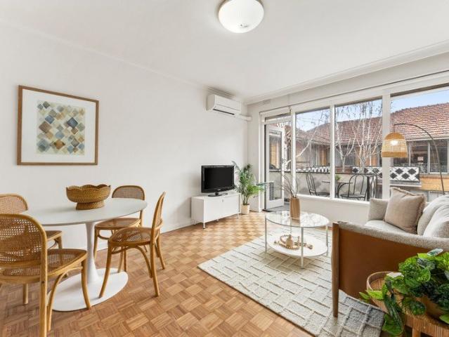 The Best of Elwood at Your Doorstep