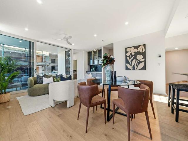 Brand New Luxury Townhome | Private Lift | Walk to Paradise Point Village & Broadwater | Double Garage