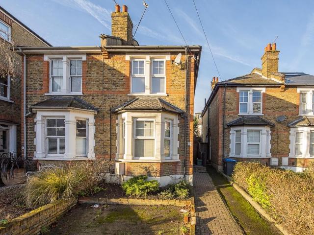 The Bittoms Kingston upon Thames KT1 3 bed semi detached house to rent £2,850 pcm £658 pw