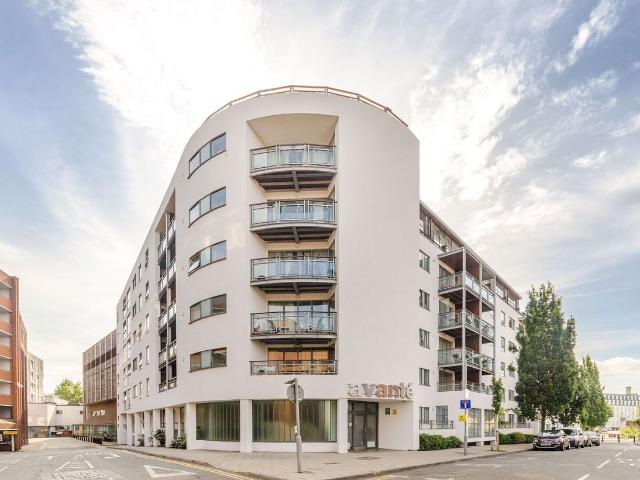 The Bittoms, Kingston, Kingston Upon Thames KT1, 2 bed flat to rent, £3,684 pcm | PrimeLocation