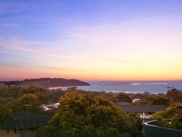 THE BIGGEST APARTMENT IN DEE WHY!. FOR THE PRICE!