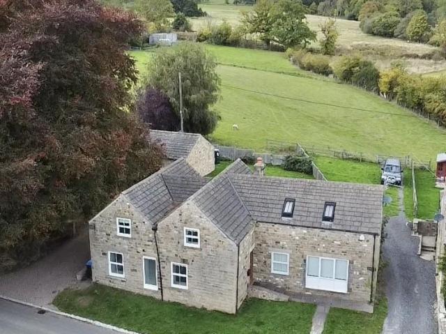 The Blacksmith, Fearby, Masham 4 bed barn conversion to rent £1,850 pcm £427 pw