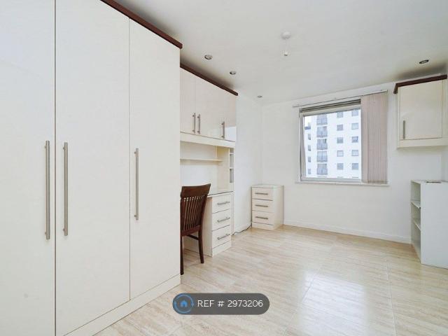 The Blenheim Centre, Hounslow TW3, 3 bed flat to rent, £2,550 pcm | PrimeLocation