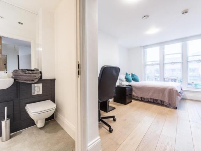 The Bruce Building, City Centre Studio to rent £870 pcm £201 pw