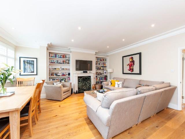 The Brambles SW19, 3 bed flat to rent, £3,500 pcm | PrimeLocation