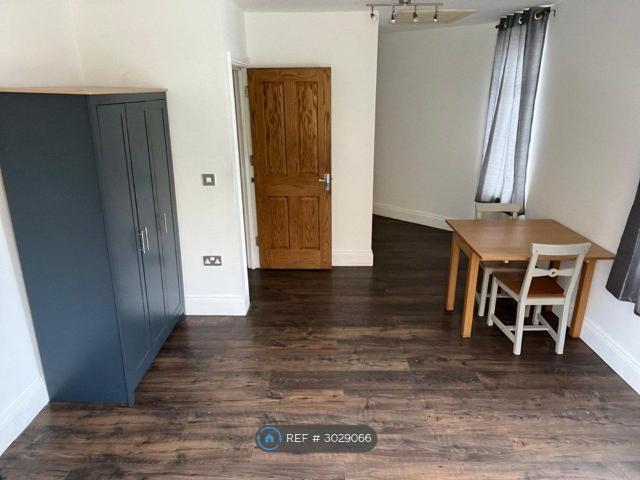 The Brent, Dartford DA1, Studio to rent, £1,100 pcm | PrimeLocation