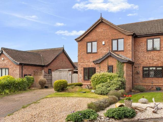 The Bridles, Goxhill, North. 3 bed semi detached house to rent £875 pcm £202 pw