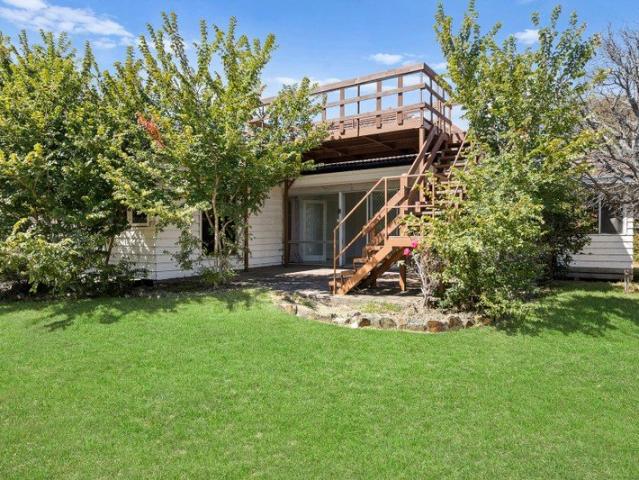 THE BRIEF: 3 Bedroom with bay view!