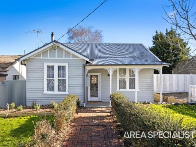 The Brief: Cottage Charm, Walk to Town Convenience