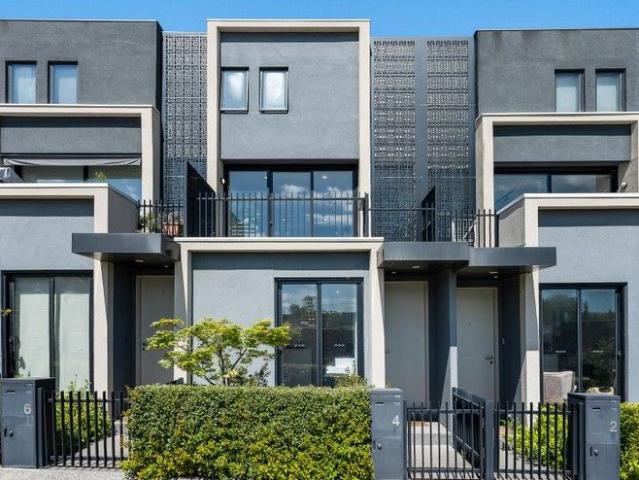 The Brief: Contemporary Townhouse Living in the Heart of Alphington