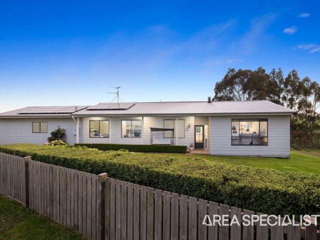 The Brief: A Magnificent Country Escape With Breathtaking Views on 2.5 Acres