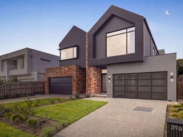 The Brief: An Architectural Statement in Coastal Luxury