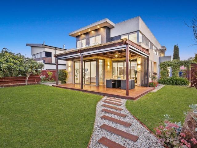 The Brief: An architecturally designed custom built five bedroom residence in a prestige Waterways position, backing directly onto the lake