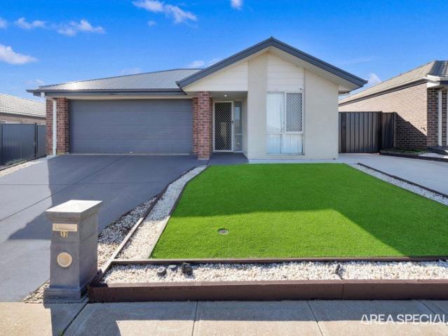 THE BRIEF: Available Now/ Apply online/ Modern Family Home in a Convenient Brookfield Location